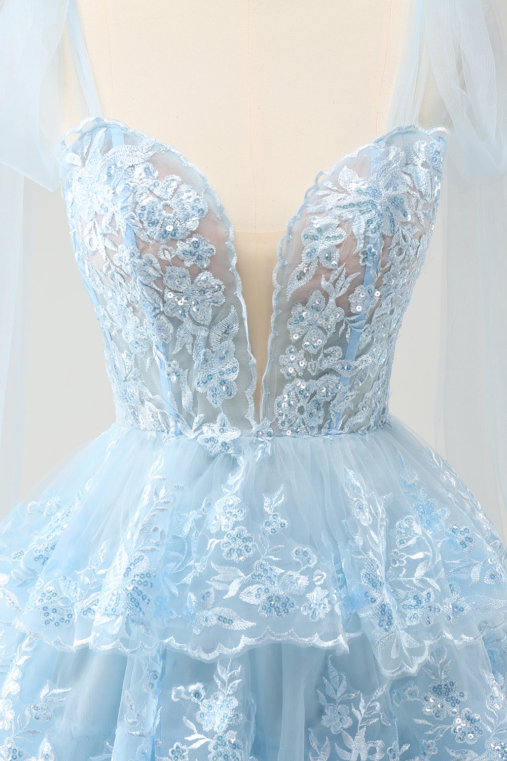 Glitter Blå En linje Broderi Tiered Homecoming Klänning med applikationer