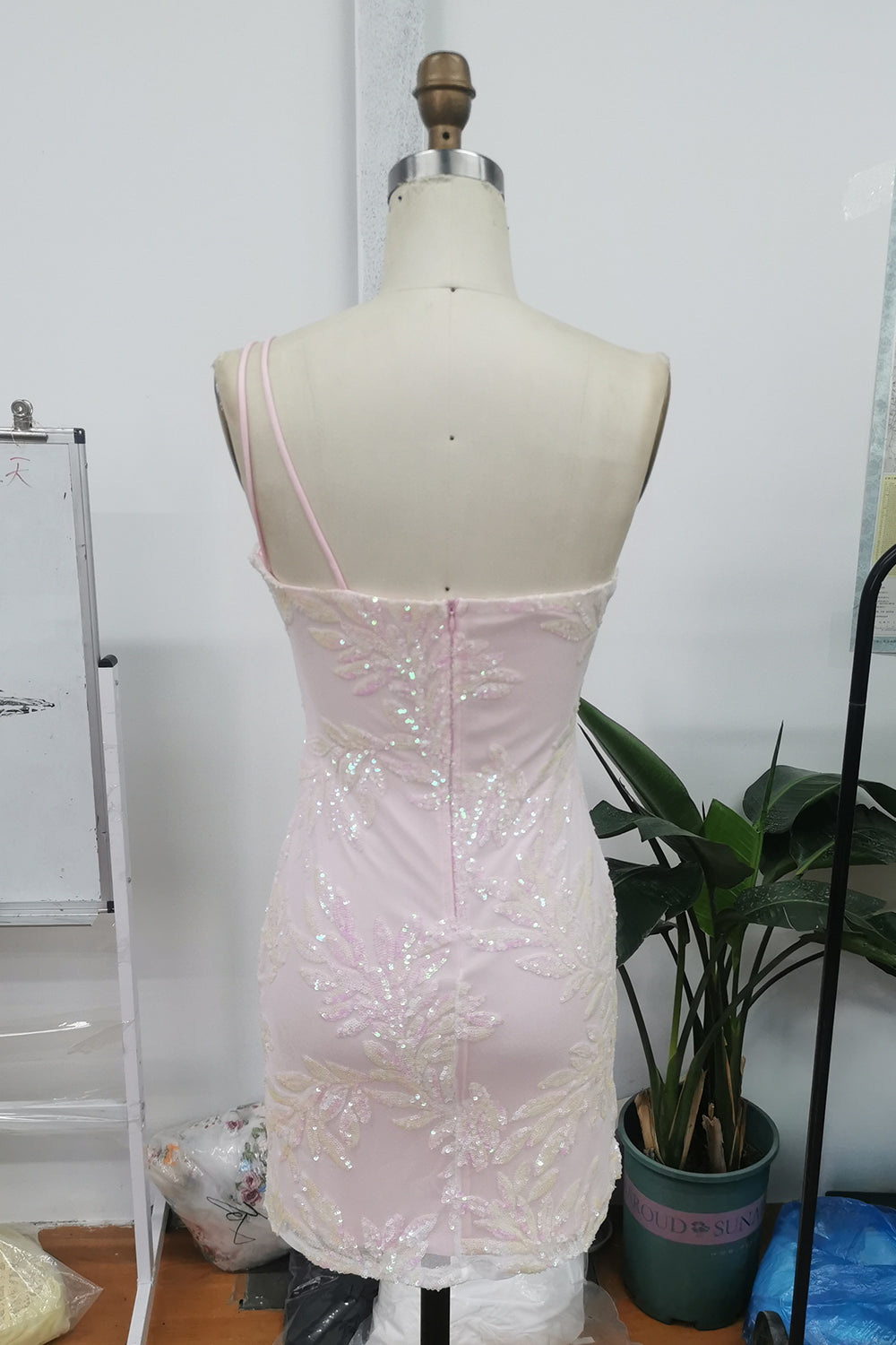 Glittrande Bodycon Royal Blue One Shoulder Paljetter Homecoming Klänning med Broderi
