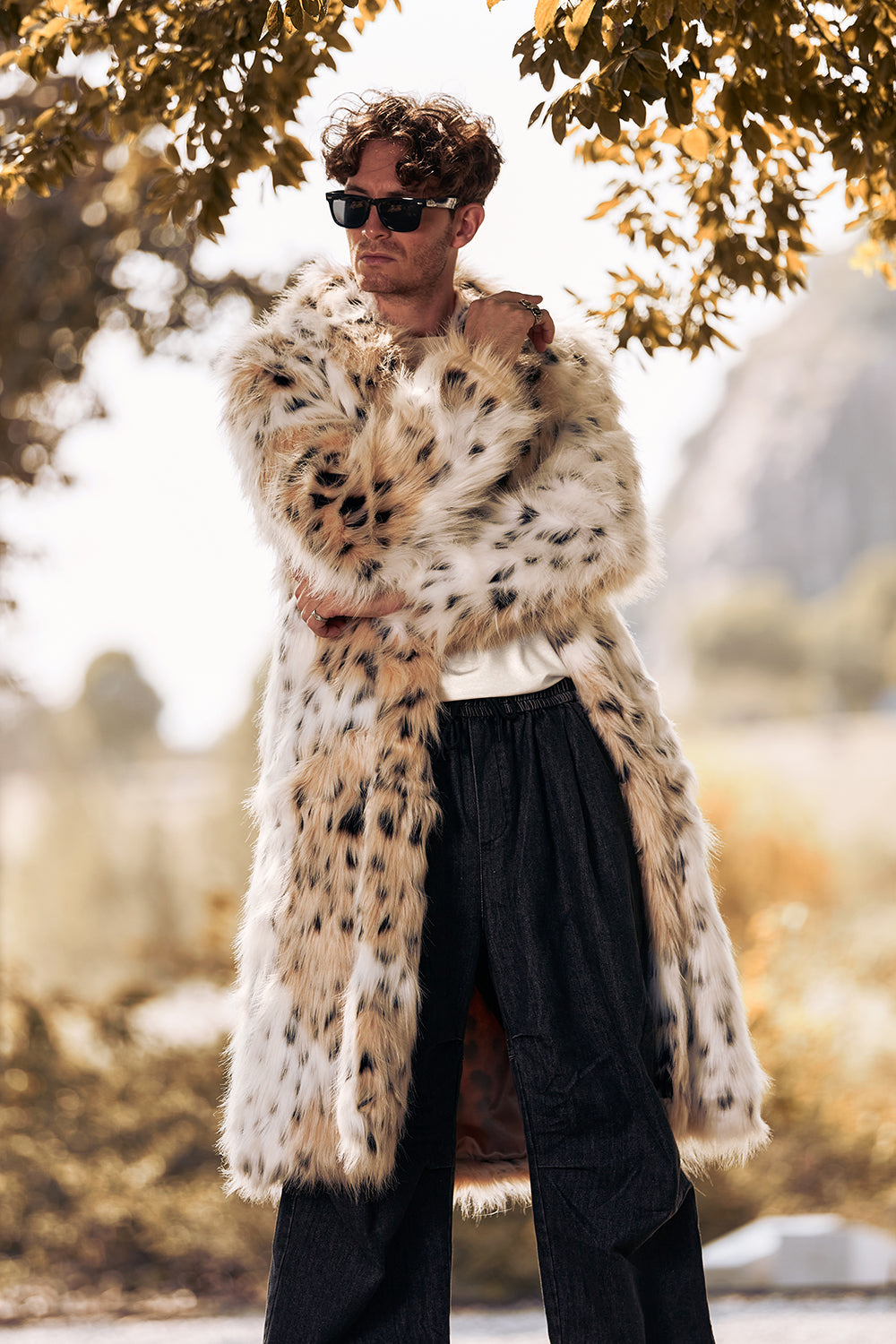 Vit Halvlång Långärmad Fuskpäls Tryckt Leopard Mäns Kappa