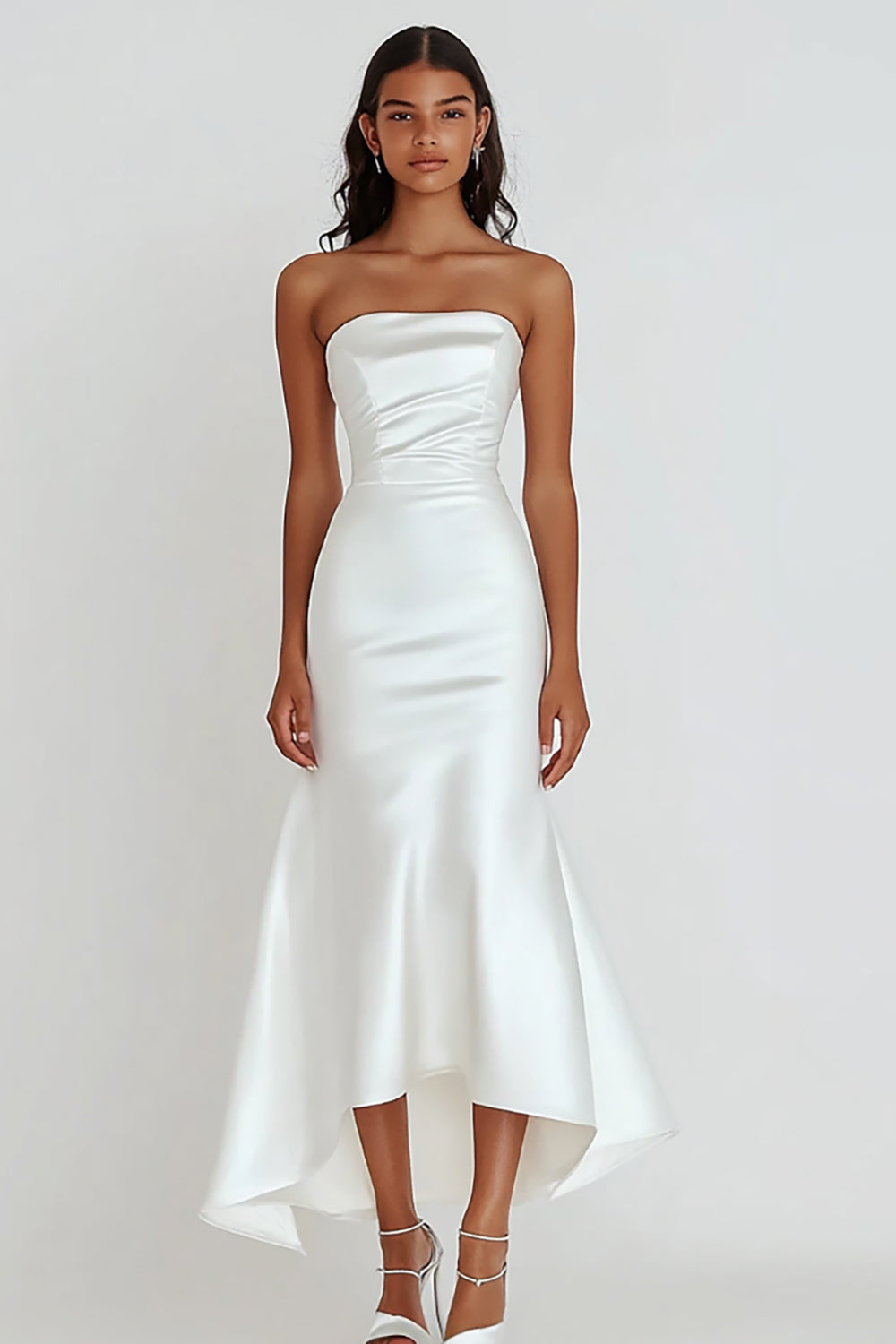 Vit Axelbandslös Fodral Satin Ruffled Examensklänning