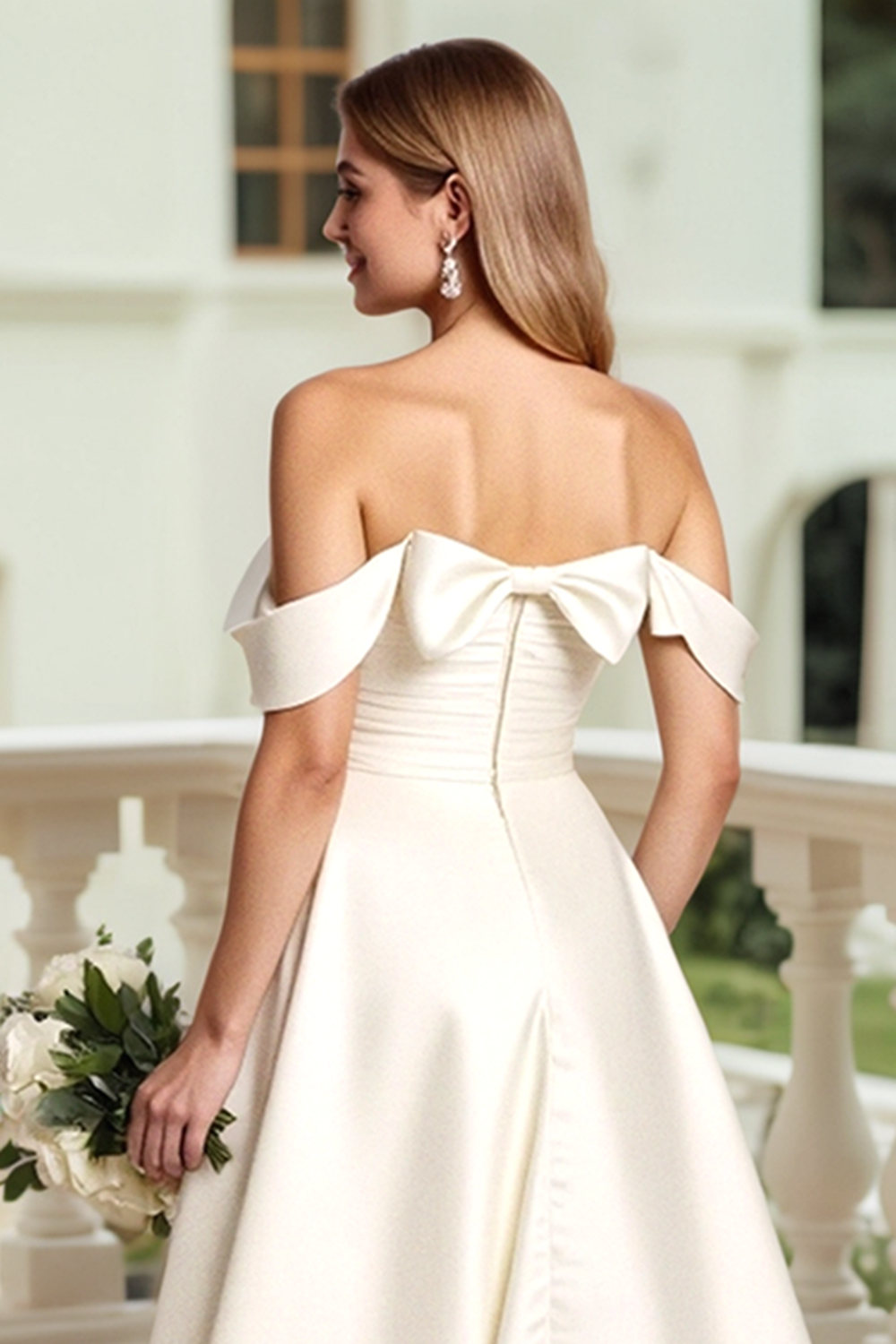 Satin A Line Vit Off The Shoulder Bröllopsklänning med rosett