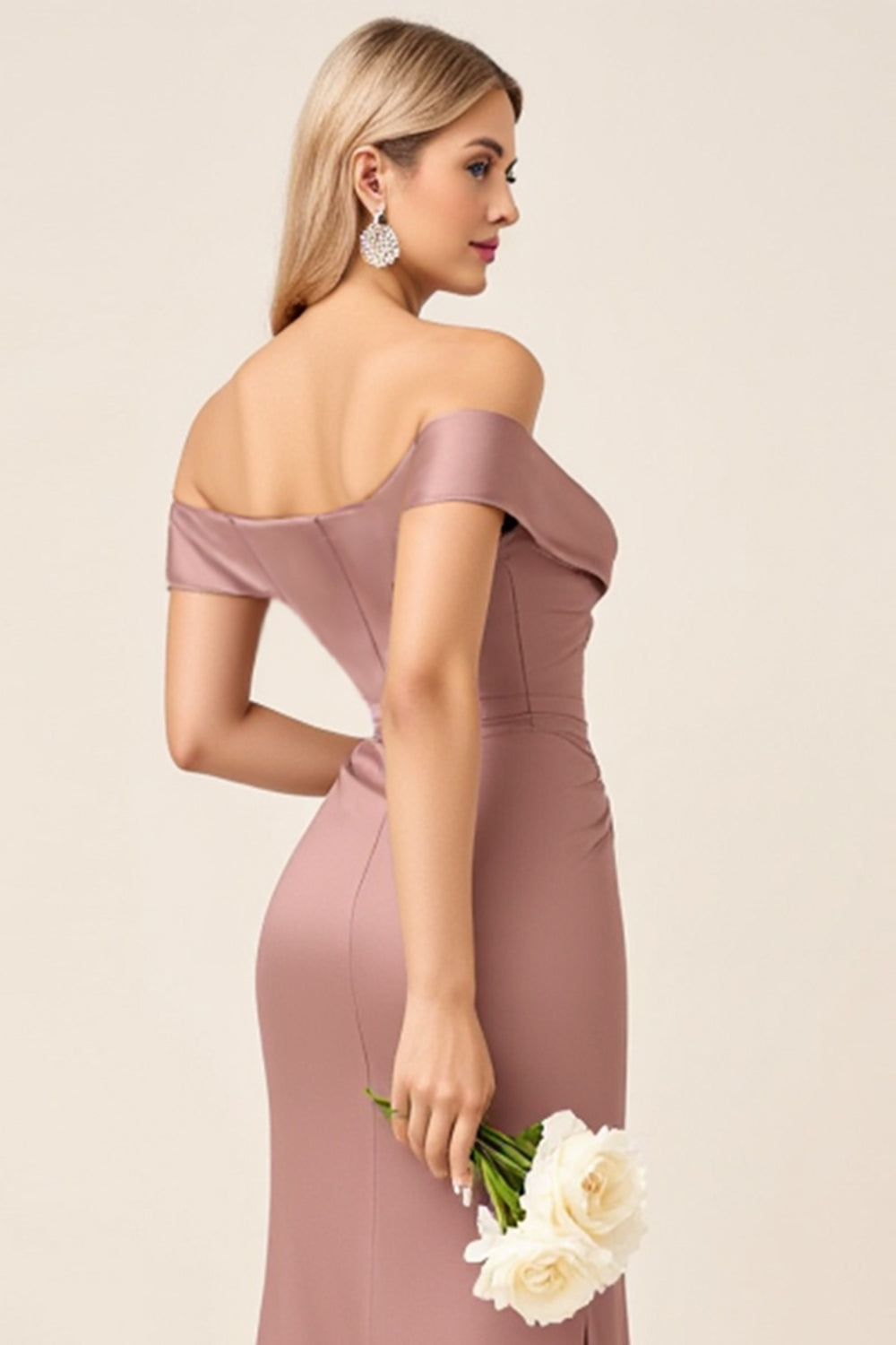 Dusty Rose Matt Satin Off The Shoulder rynkad brudtärna klänning