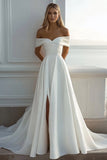 Off The Shoulder A Line Elfenben Satin Bröllopsklänning Med Slits