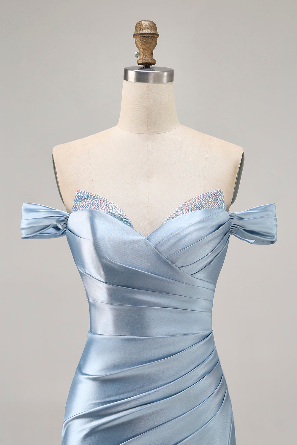 Gråblå Off The Shoulder Satin Rynkad Bodycon Homecoming Klänning med Slits