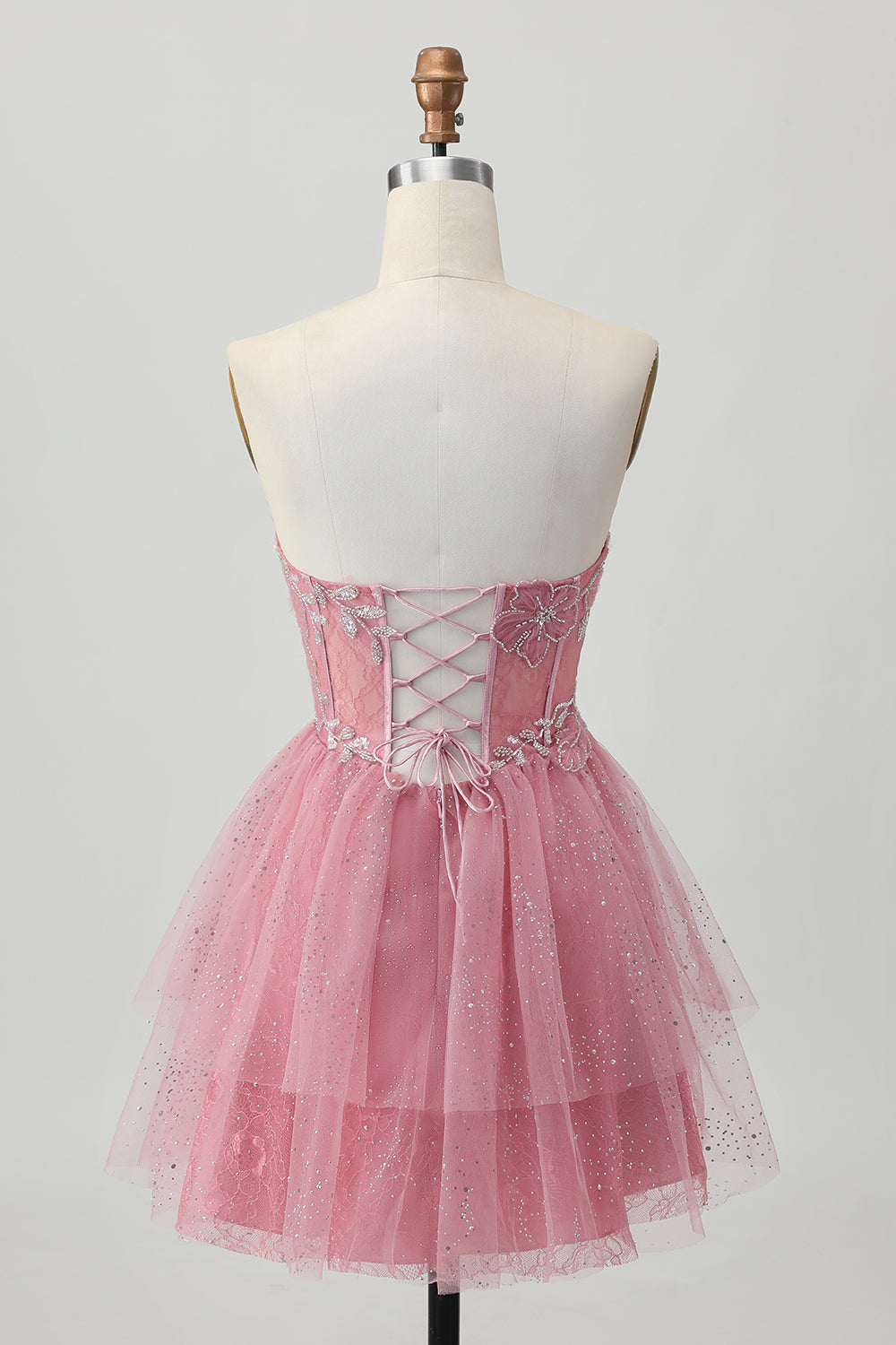 Dusty Rose A-linje Axelbandslös Tiered Tyll Kort Homecoming Klänning med Beading