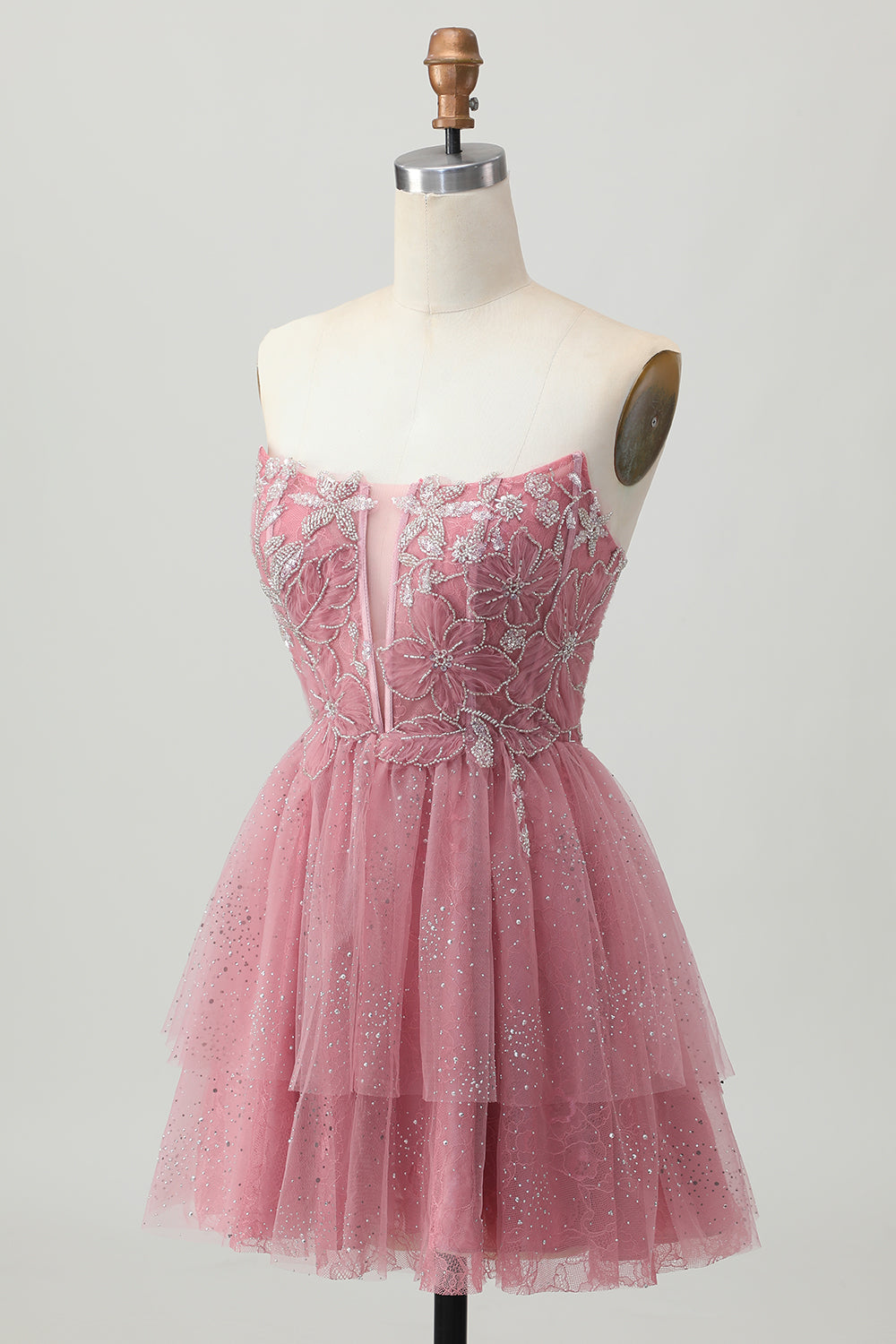 Dusty Rose A-linje Axelbandslös Tiered Tyll Kort Homecoming Klänning med Beading