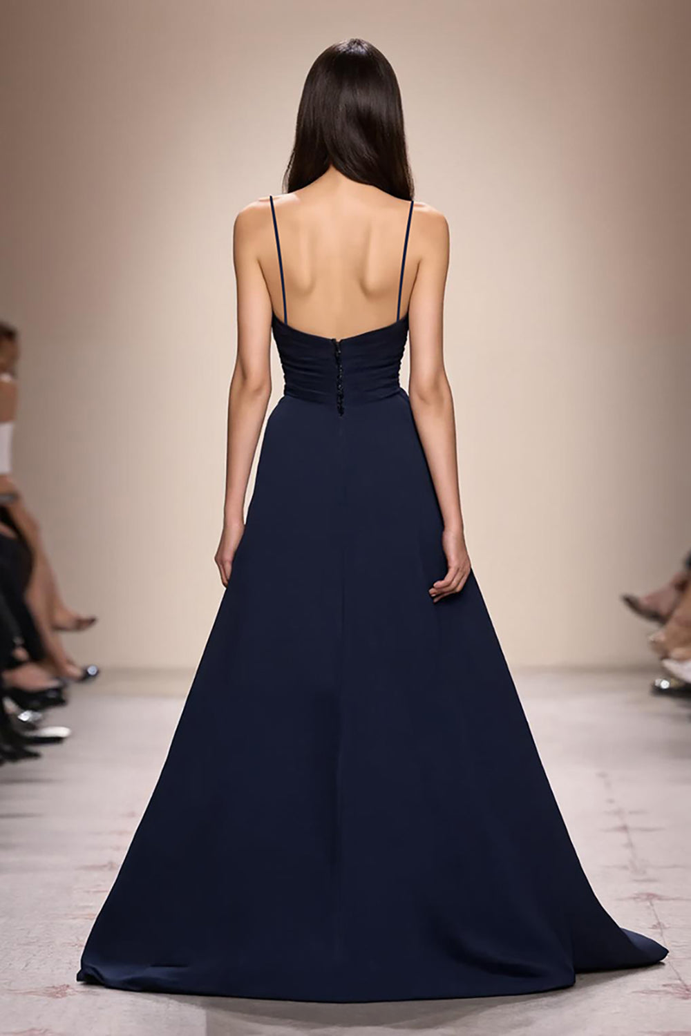 Mörkblå A-linje rynkad spaghetti remmar lång aftonklänning