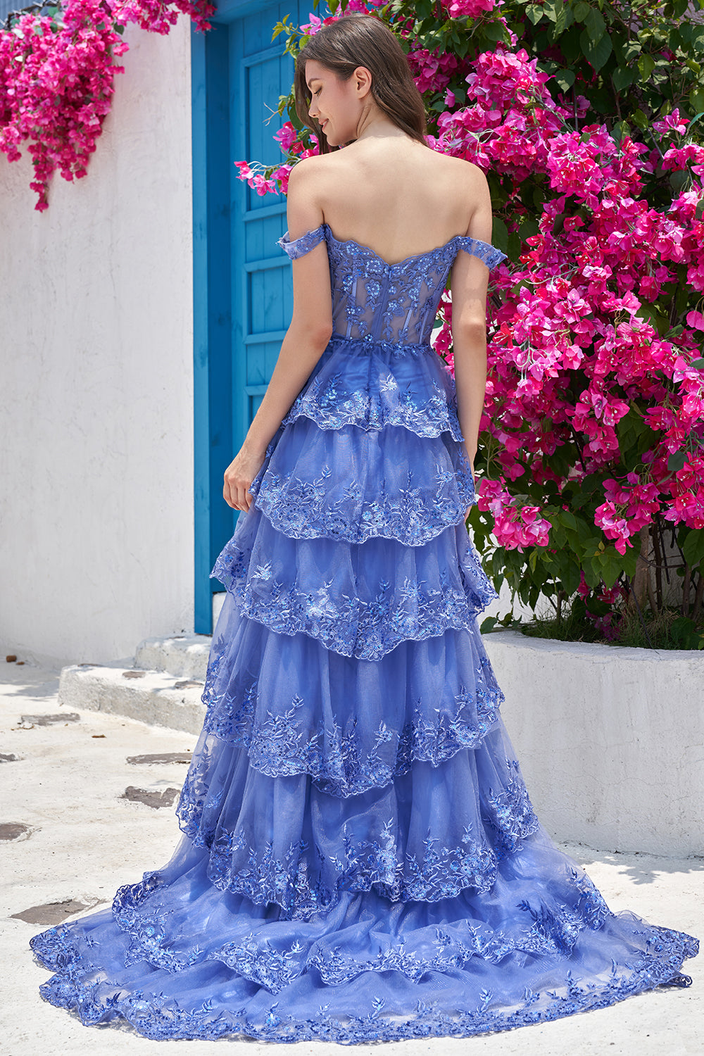 Lång Off-shoulder Svart tiered balklänning