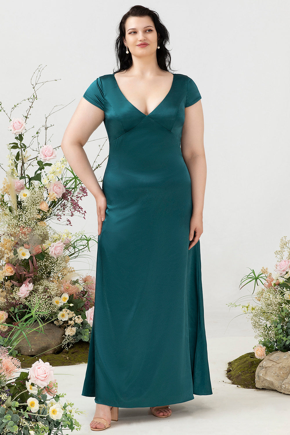 Mörkgrön A-linje V-ringad Plus Size Brudtärna Klänning Med öppen Rygg