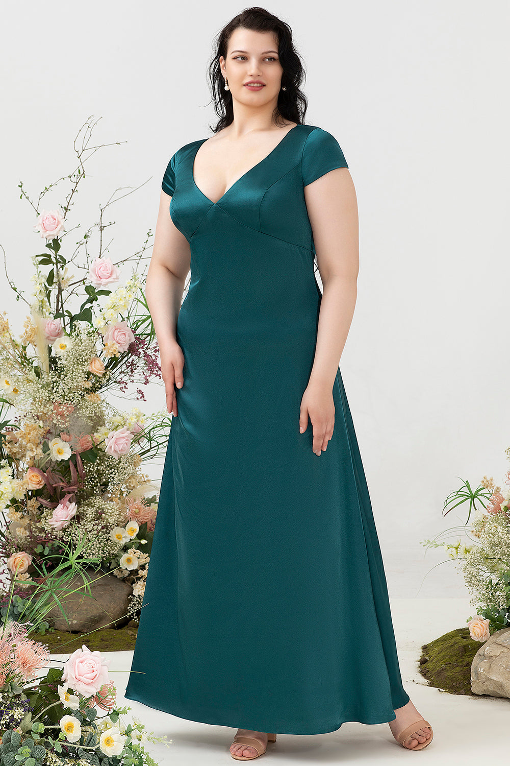 Mörkgrön A-linje V-ringad Plus Size Brudtärna Klänning Med öppen Rygg