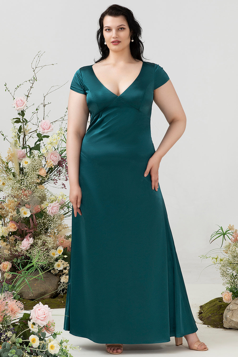 Mörkgrön A-linje V-ringad Plus Size Brudtärna Klänning Med öppen Rygg