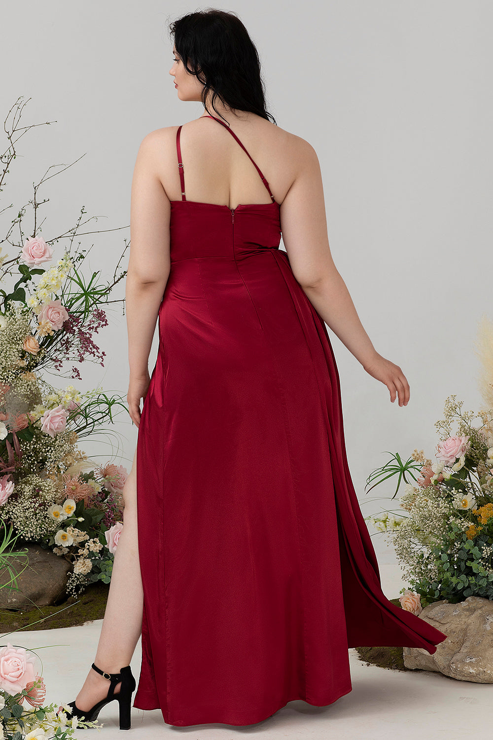 Vinröd Plus Size En Axel Lång Brudtärneklänning