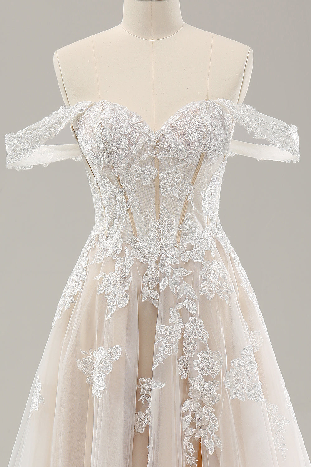 Prinsessa Vit Off The Shoulder Applique Tyll Bröllopsklänning med slits