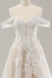 Prinsessa Vit Off The Shoulder Applique Tyll Bröllopsklänning med slits