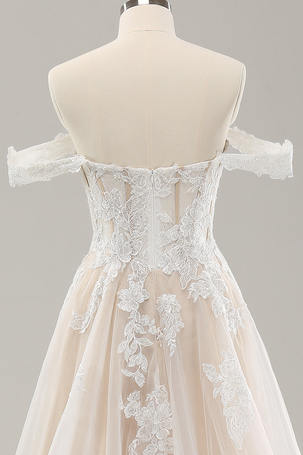 Prinsessa Vit Off The Shoulder Applique Tyll Bröllopsklänning med slits