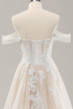 Prinsessa Vit Off The Shoulder Applique Tyll Bröllopsklänning med slits