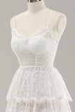 Vit A Line Spaghetti Straps Tiered Lace Bröllopsklänning med Snörning Upp Tillbaka