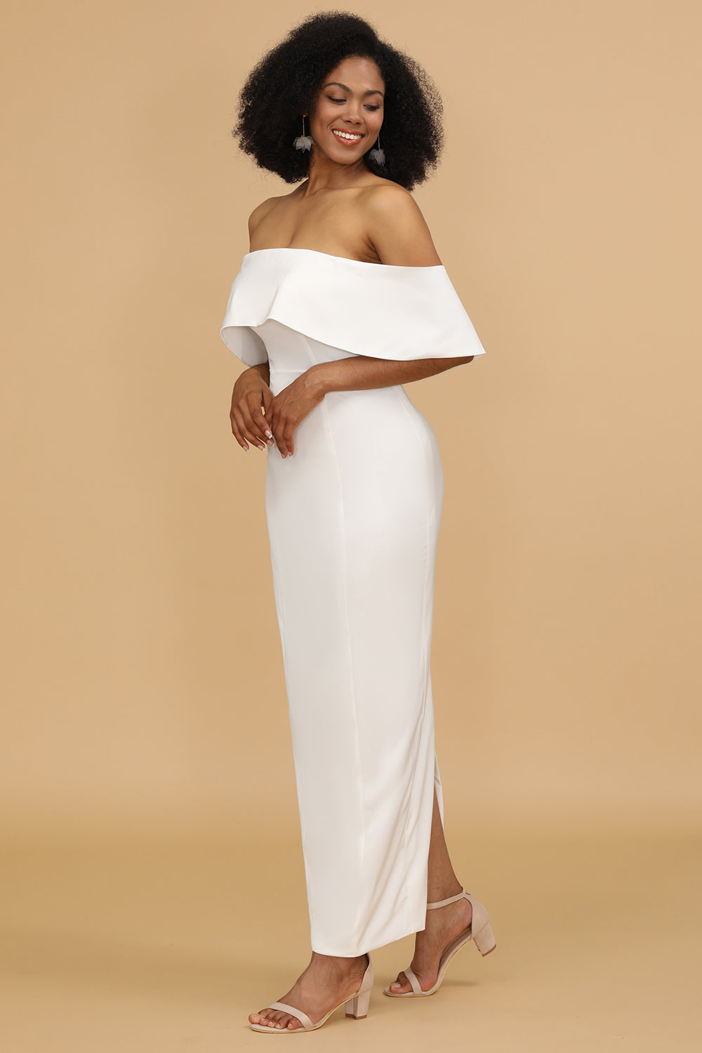Vit Off-Shoulder Satin Brudtärneklänning