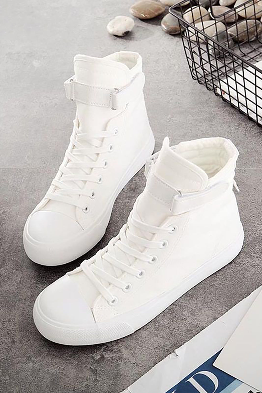 Vit spänne High Top Canvas Sneakers