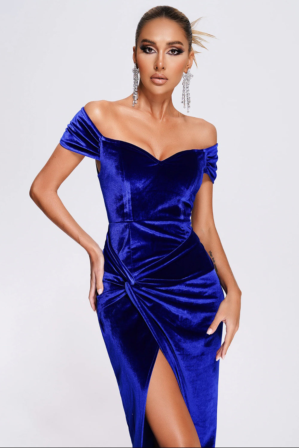 Off the Shoulder Royal Blue Velvet Holiday Party Klänning med slits