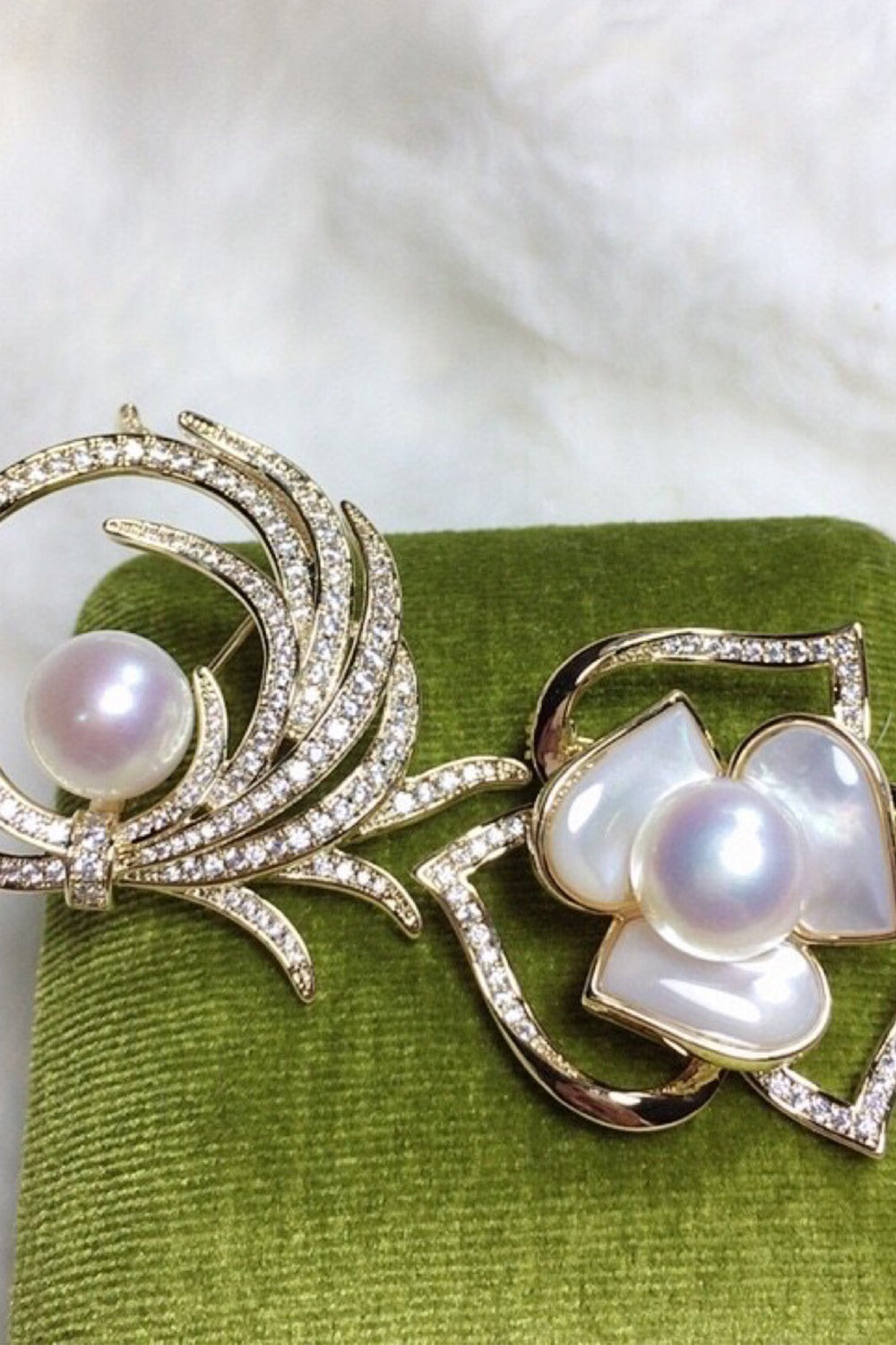 Rhinestone & Pärlor Vit Brosch