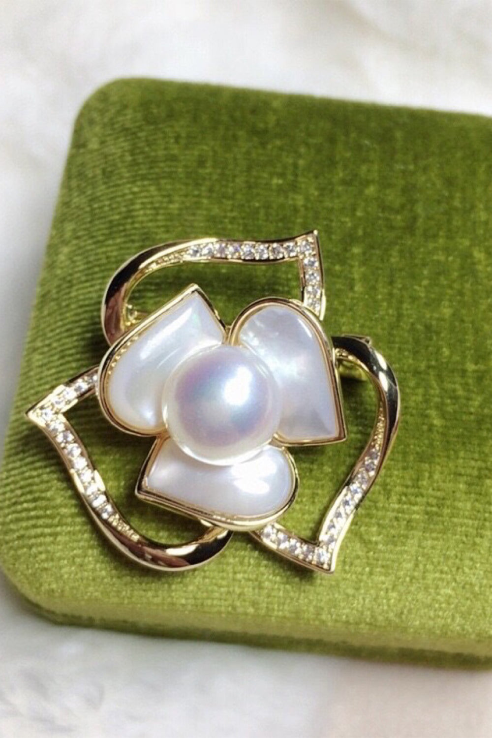 Rhinestone & Pärlor Vit Brosch