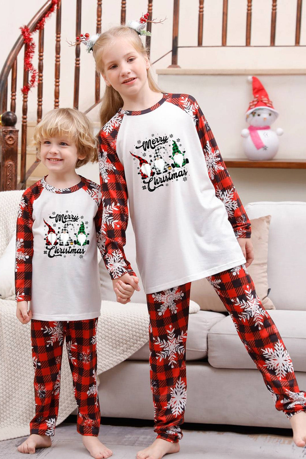 Röd Pläd Matchande familj julpyjamas med snöflinga