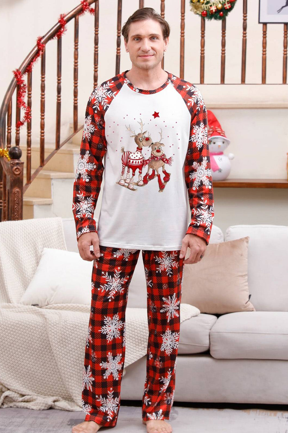 Röd Pläd Matchande familj julpyjamas med snöflinga