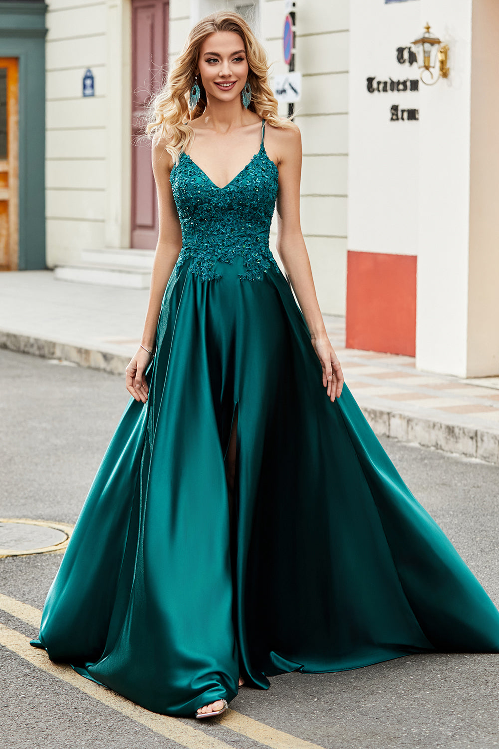 Trendiga A Line Spaghetti Straps Peacock Grön Lång Balklänning med Applikationer