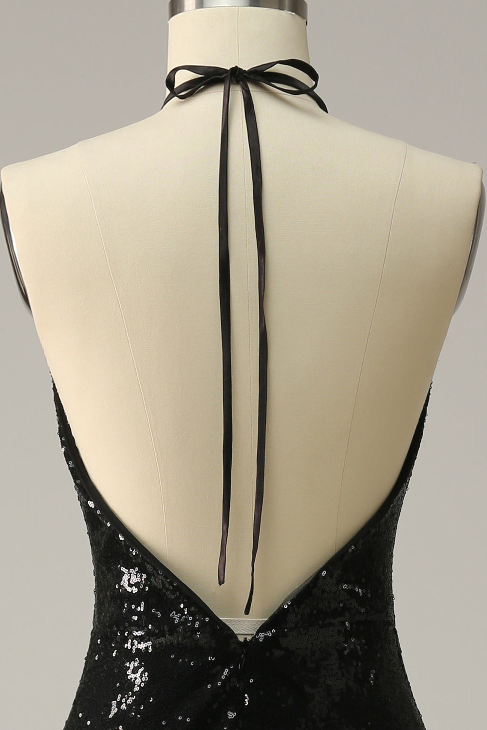 Sheath Halter Svarta paljetter Plus Size Bal Klänning med öppen rygg