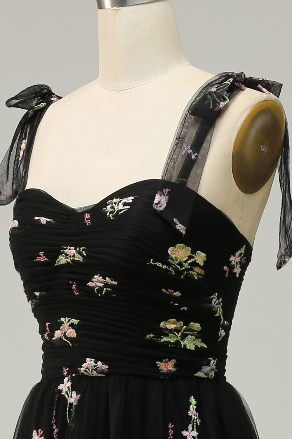 Gråblå Lång Balklänning Med Broderi