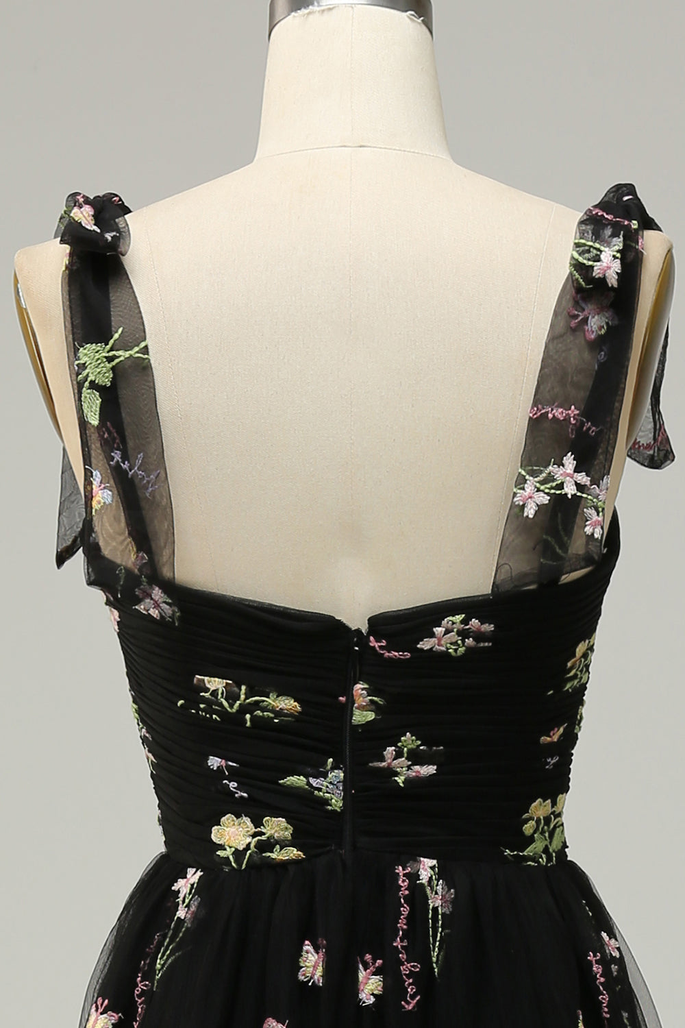 Gråblå Lång Balklänning Med Broderi