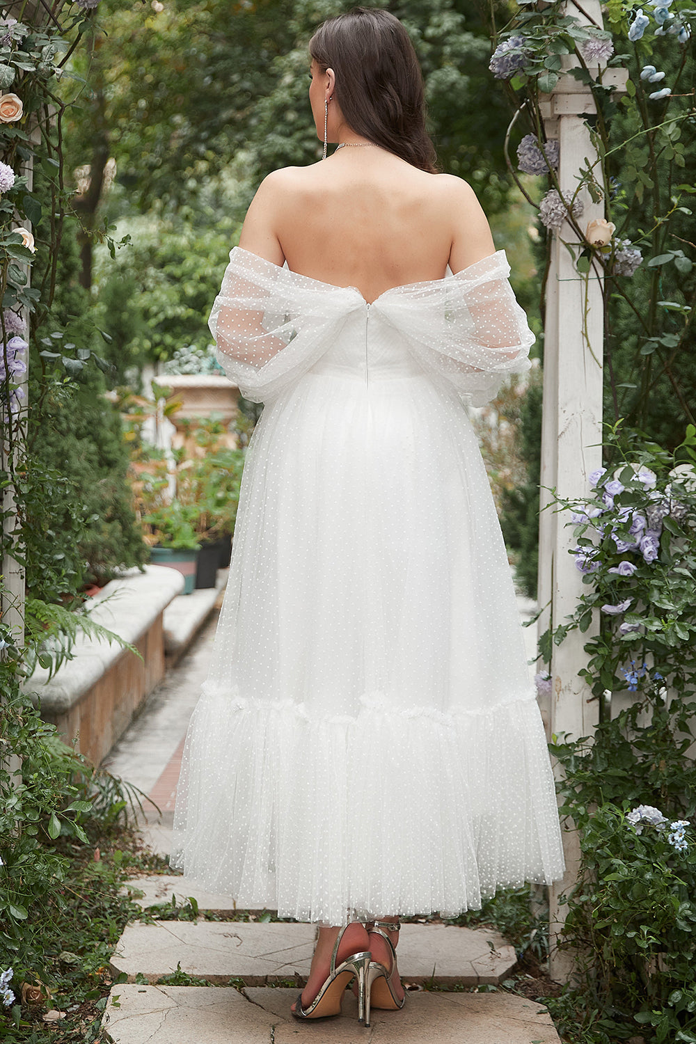Elfenben Off-Shoulder Balklänning