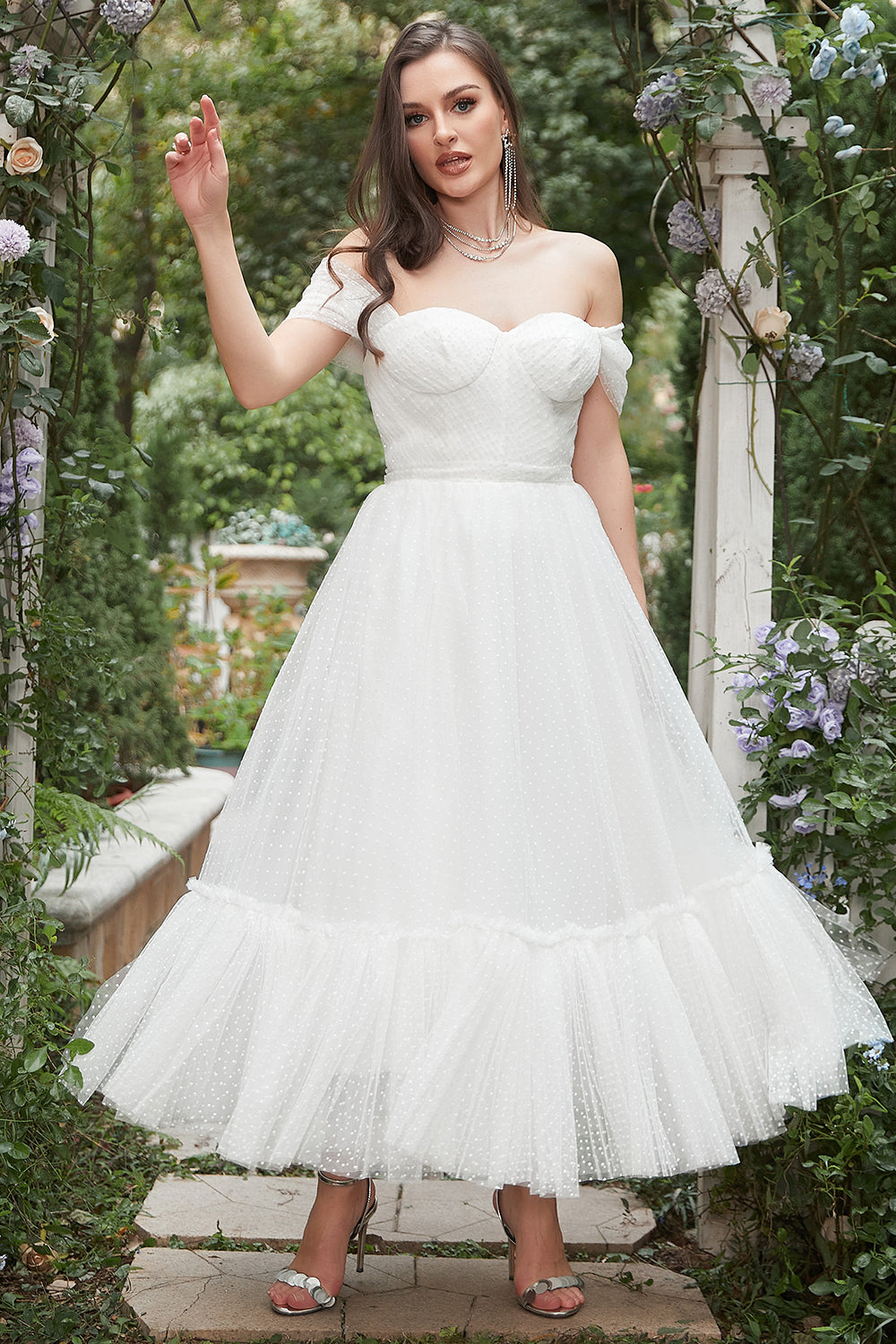 Elfenben Off-Shoulder Balklänning