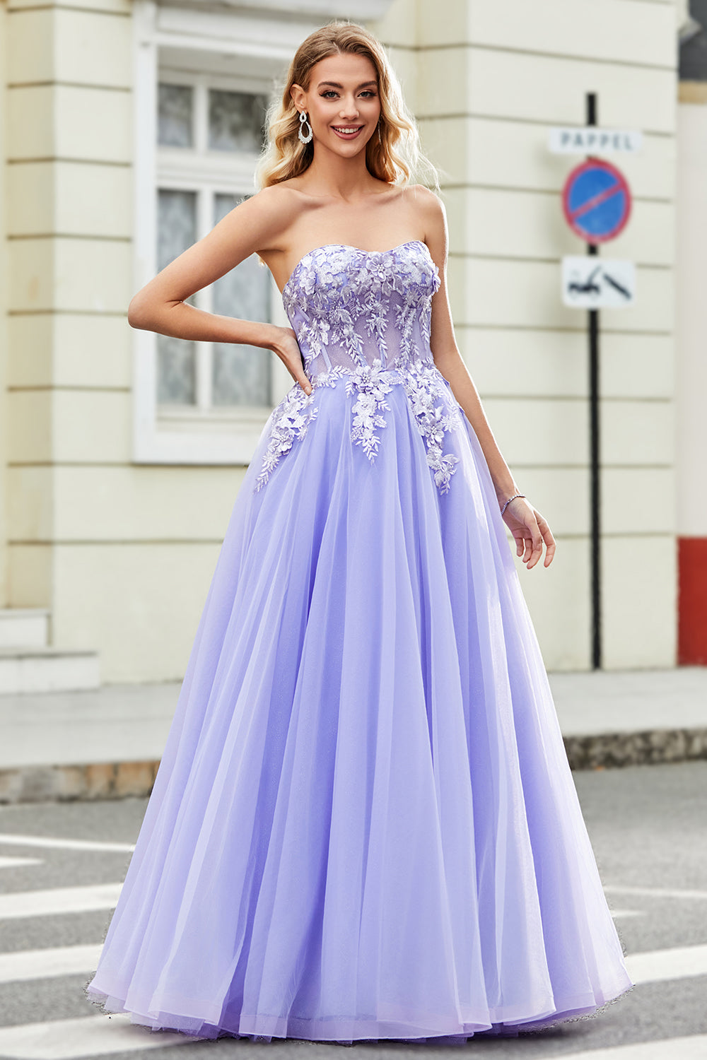 Underbar A Line Off The Shoulder Lavendel Korsett Balklänning med applikationer
