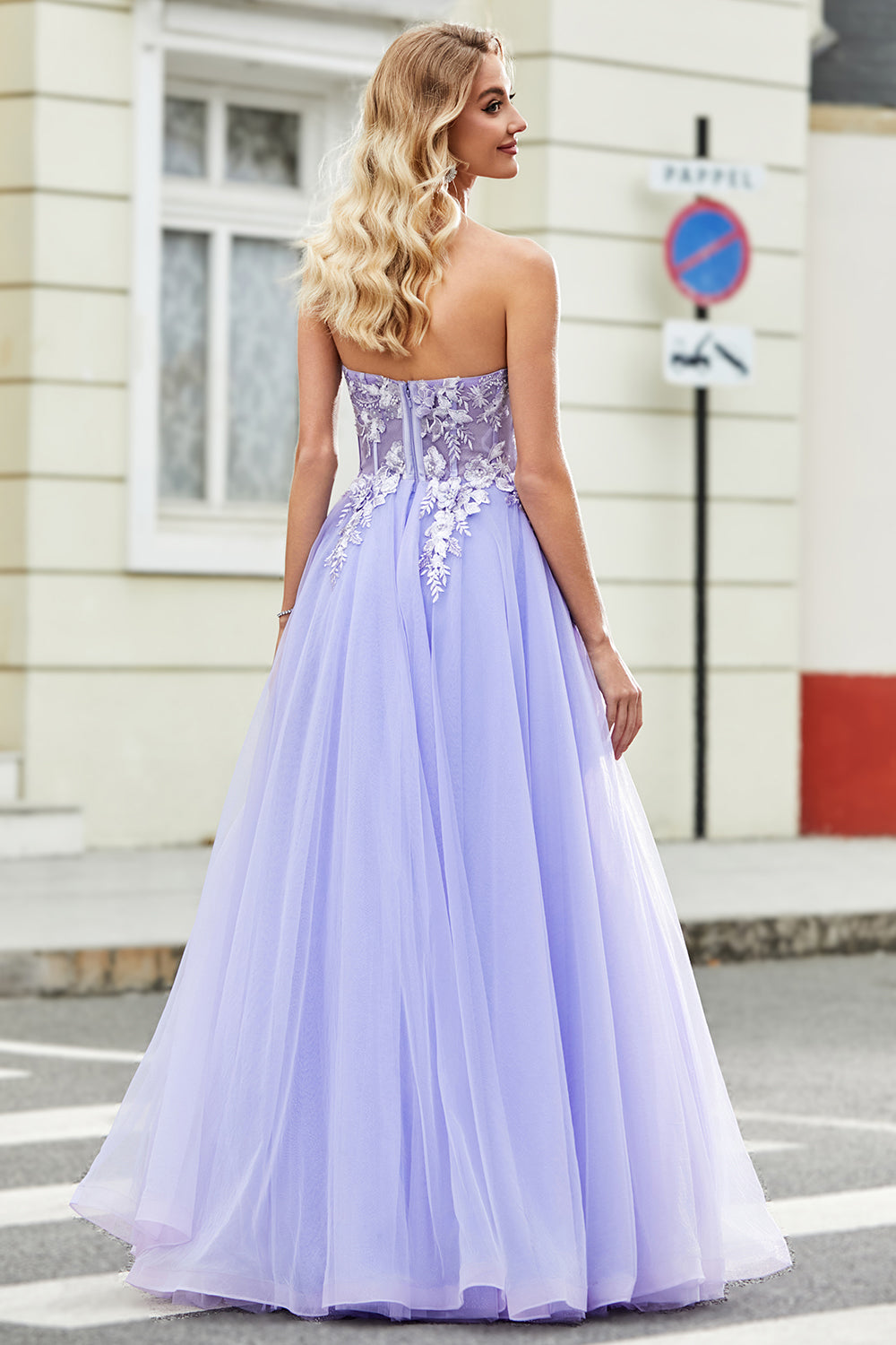 Underbar A Line Off The Shoulder Lavendel Korsett Balklänning med applikationer