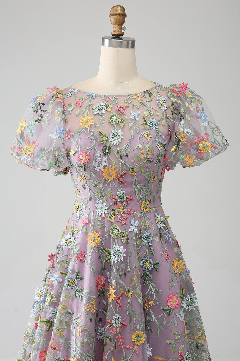 Lila balklänning/prinsessa broderad balklänning med korta ärmar