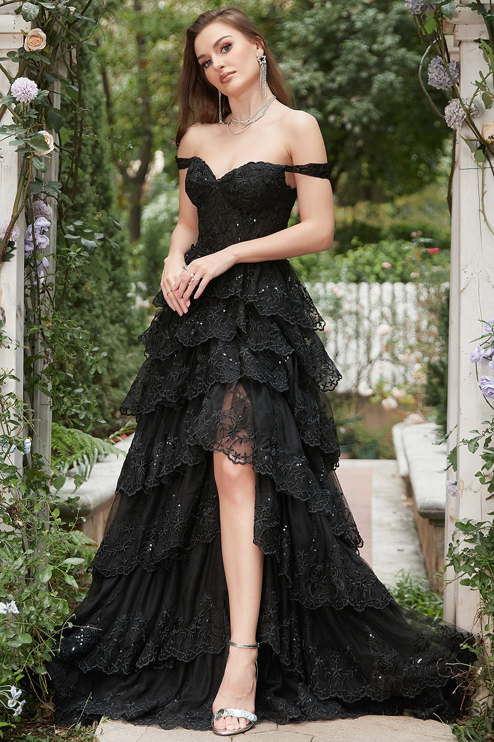 Lång Off-shoulder Svart tiered balklänning