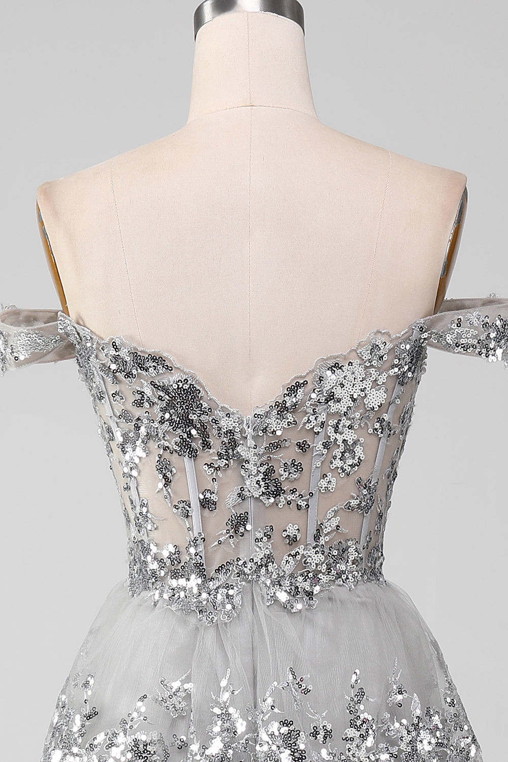 Off the Shoulder Grå glittrande balklänning med slits