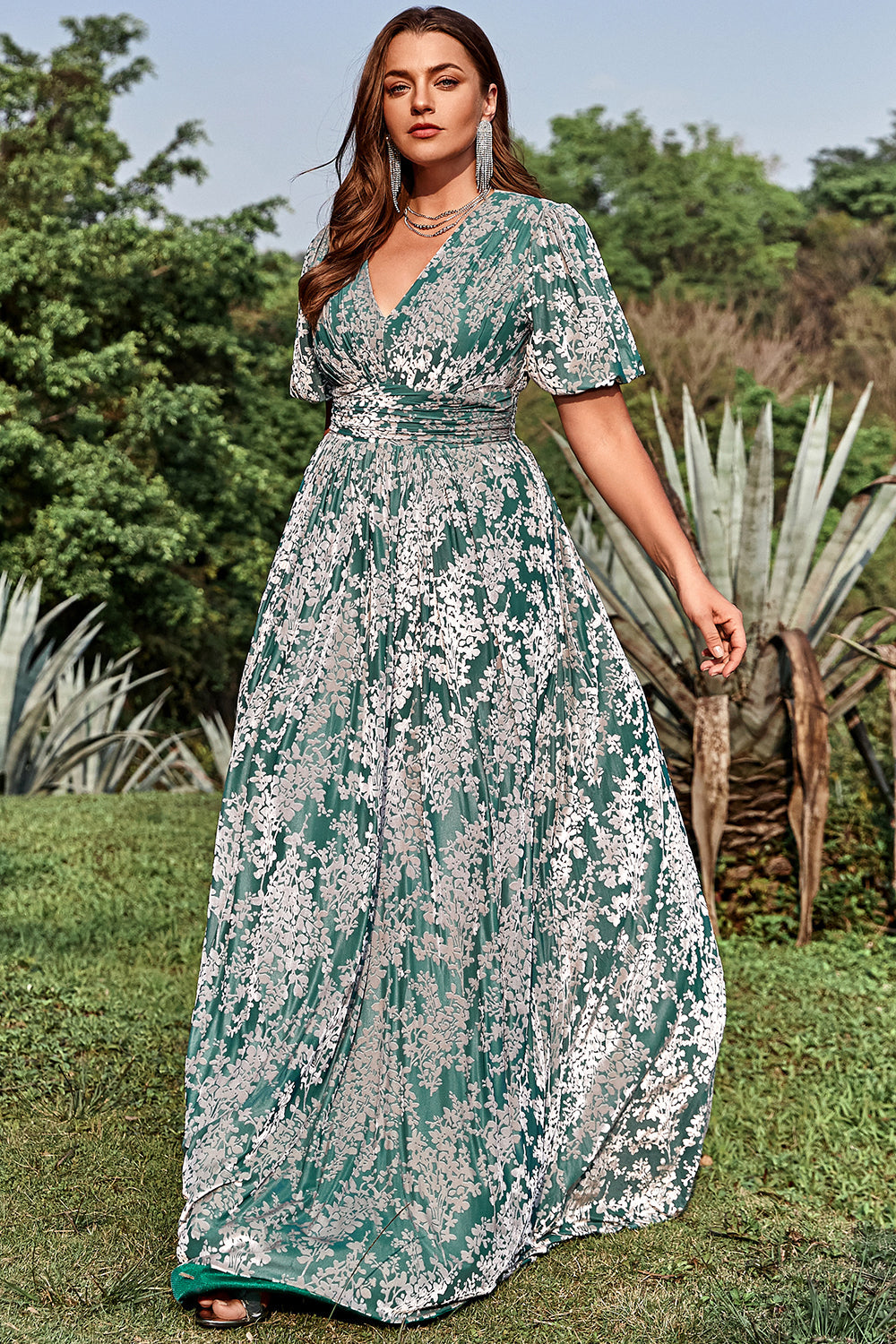En linje V hals grön blommig tryckt plus size balklänning med korta ärmar