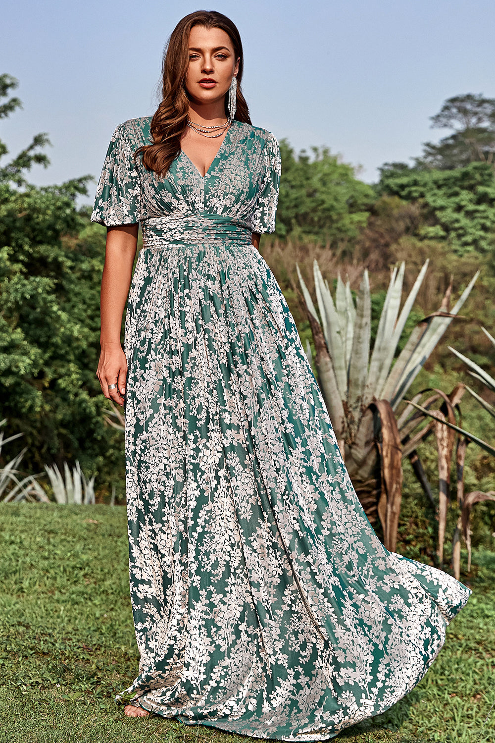 En linje V hals grön blommig tryckt plus size balklänning med korta ärmar