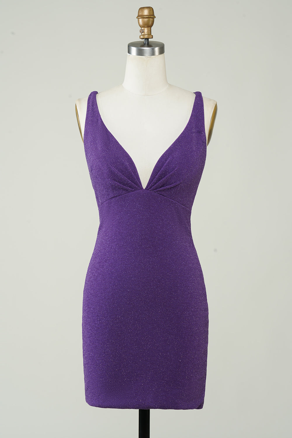 Snygg Djup V-ringad Lila Kort Hemkomstklänning med Criss Cross Back