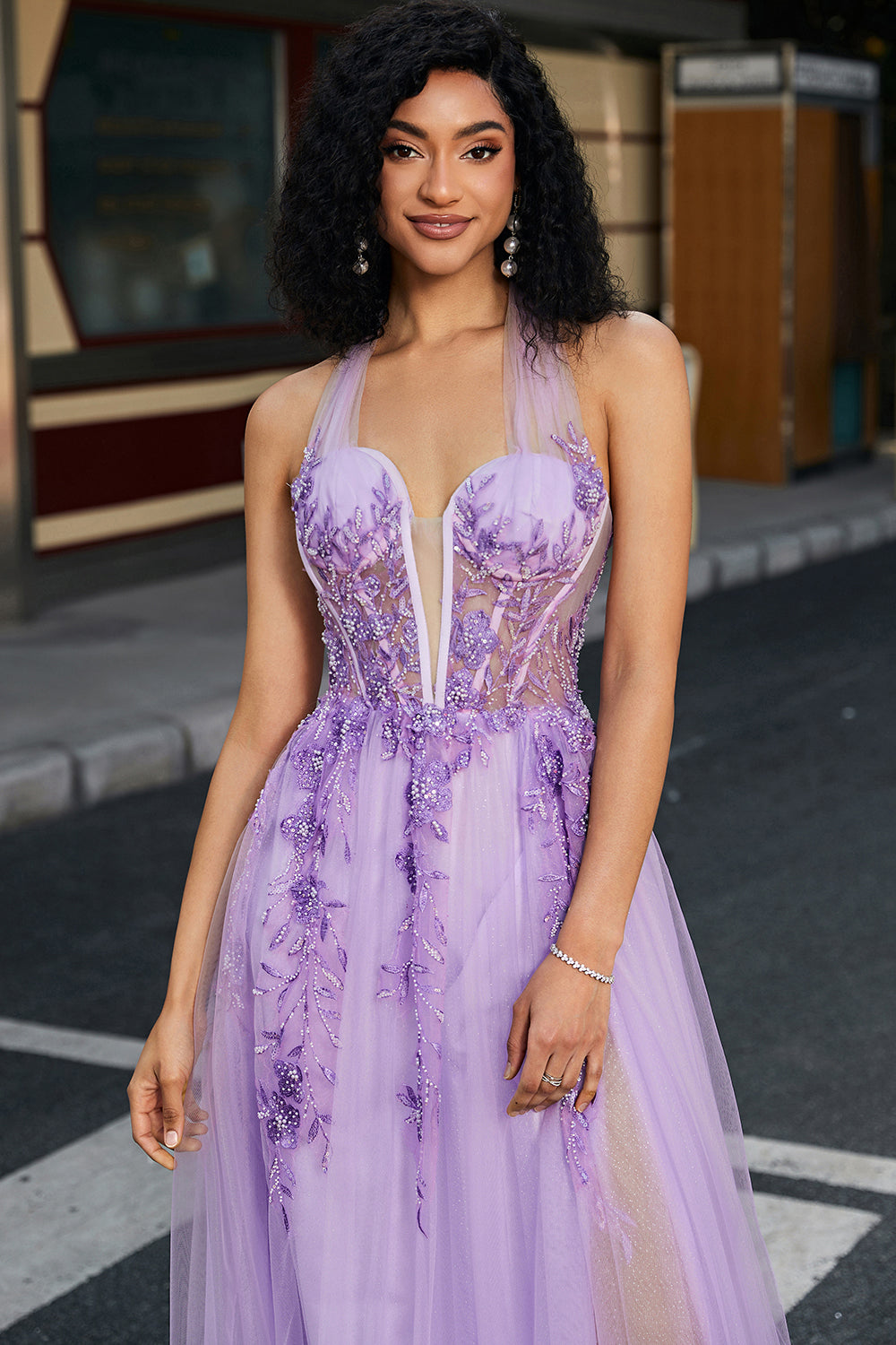 Underbar A Line Halter Neck Grå Lila Korsett Balklänning med Applikationsbroderi