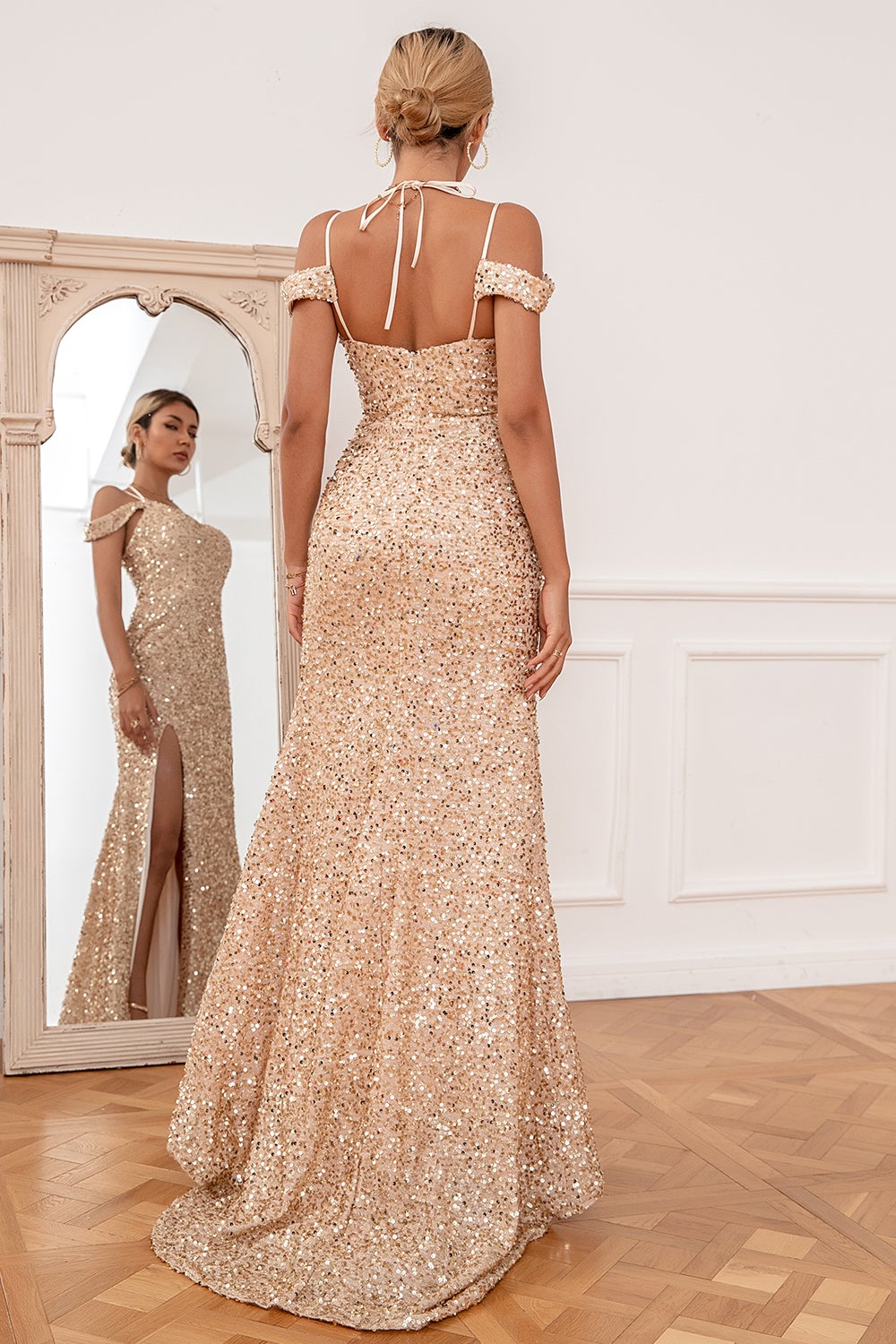 Fodralklänning Off-shoulder Champagne Paljett Festklänning