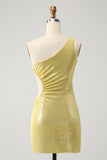 Snygg Gul Bodycon One Shoulder Kort Homecoming Klänning med ihålig