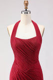 Mörkröd halterneck, pärlprydd sjöjungfruspets, lång balklänning med slits baktill