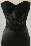 Glittrande svart Bodycon Sweetheart Corset Homecoming Klänning med applikationer