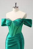 Grön Off The Shoulder Satin Tight Homecoming Klänning med Beading