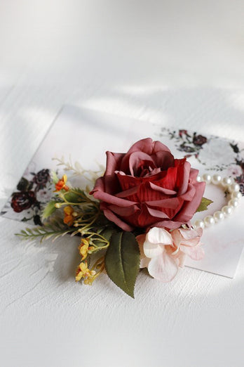 Elegant rouge Prom Wrist Corsage och mäns Boutonniere för bröllopsfest