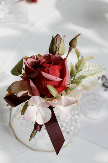 Elegant rouge Prom Wrist Corsage och mäns Boutonniere för bröllopsfest